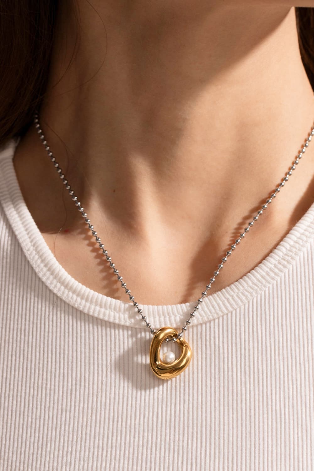18K Gold-Pleated Synthetic Pearl Peandant Necklace